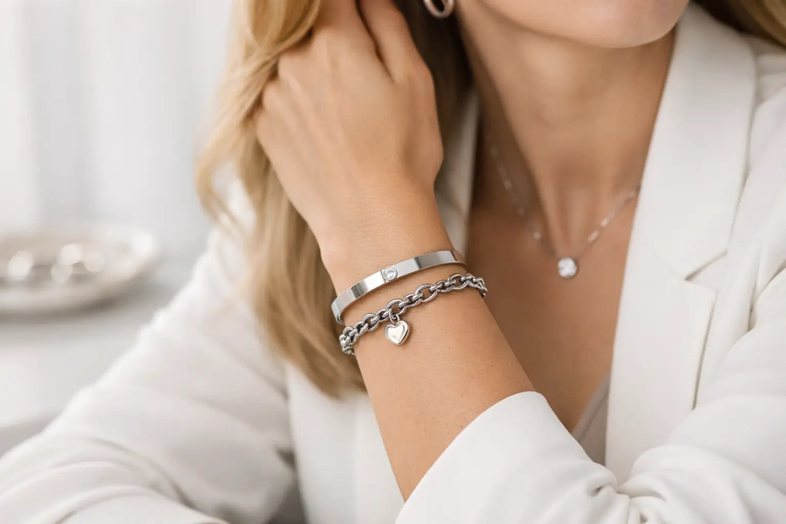 Bracelete feminino inoxidável vale a pena?