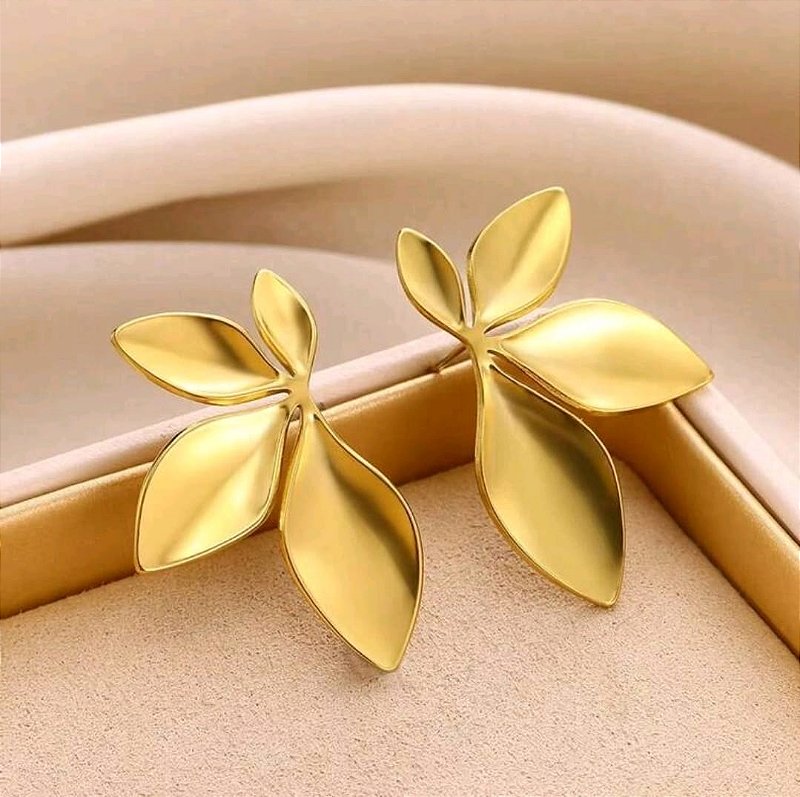 Brinco Orquídea Banhado a Ouro 18k