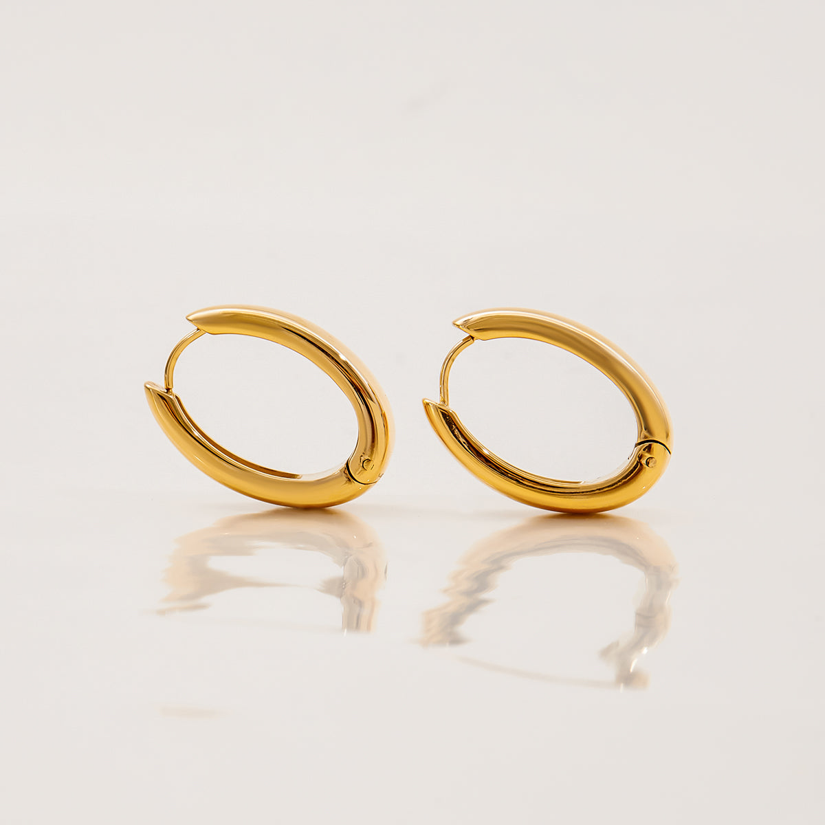 Brinco Argola Gota M (1,6cm) Banhada a Ouro 18k