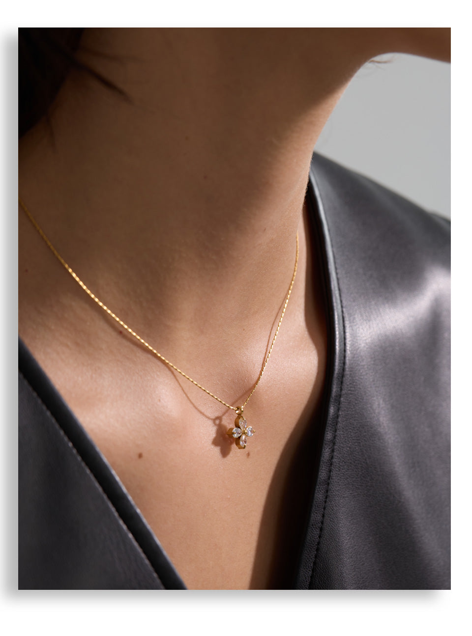 Colar Trevo em Flor Banhado a Ouro 18k