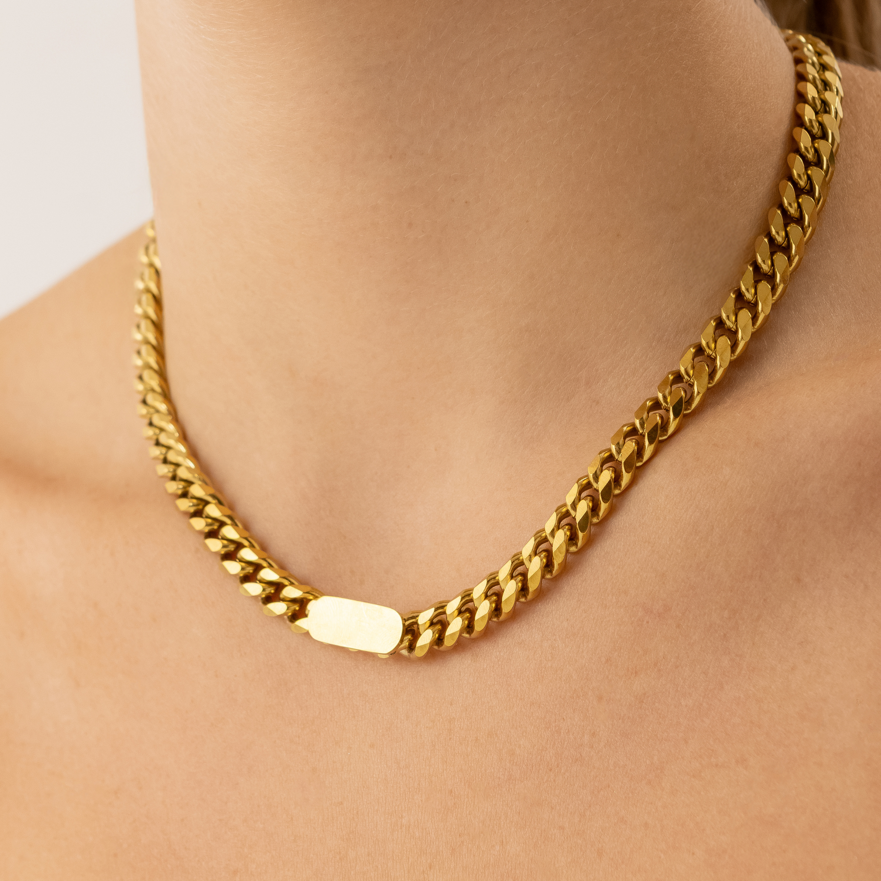 Colar Correntaria com Placa Banhado a Ouro 18k