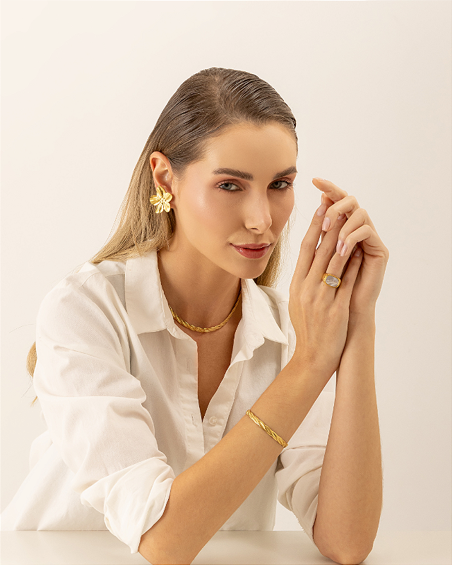 Brinco Flor de Cerejeira Banhado a Ouro 18k