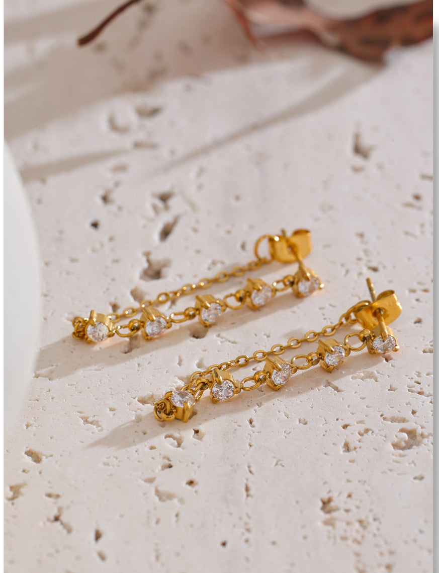 Brinco Corrente de Mini Zircônias Banhado a Ouro 18k