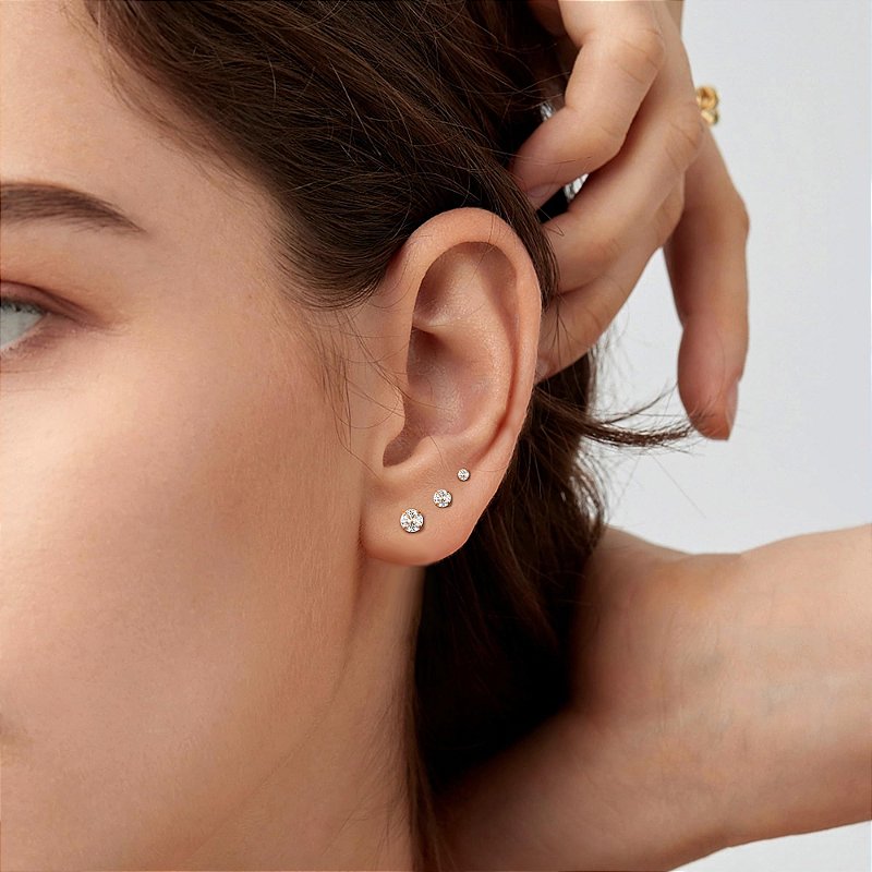 Brinco Trio de Mini Zircônias Banhado a Ouro 18k