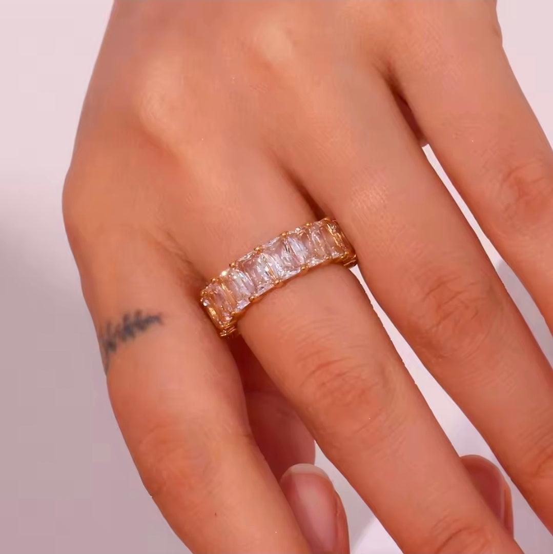 Anel Riviera Baguete Banhado a Ouro 18k
