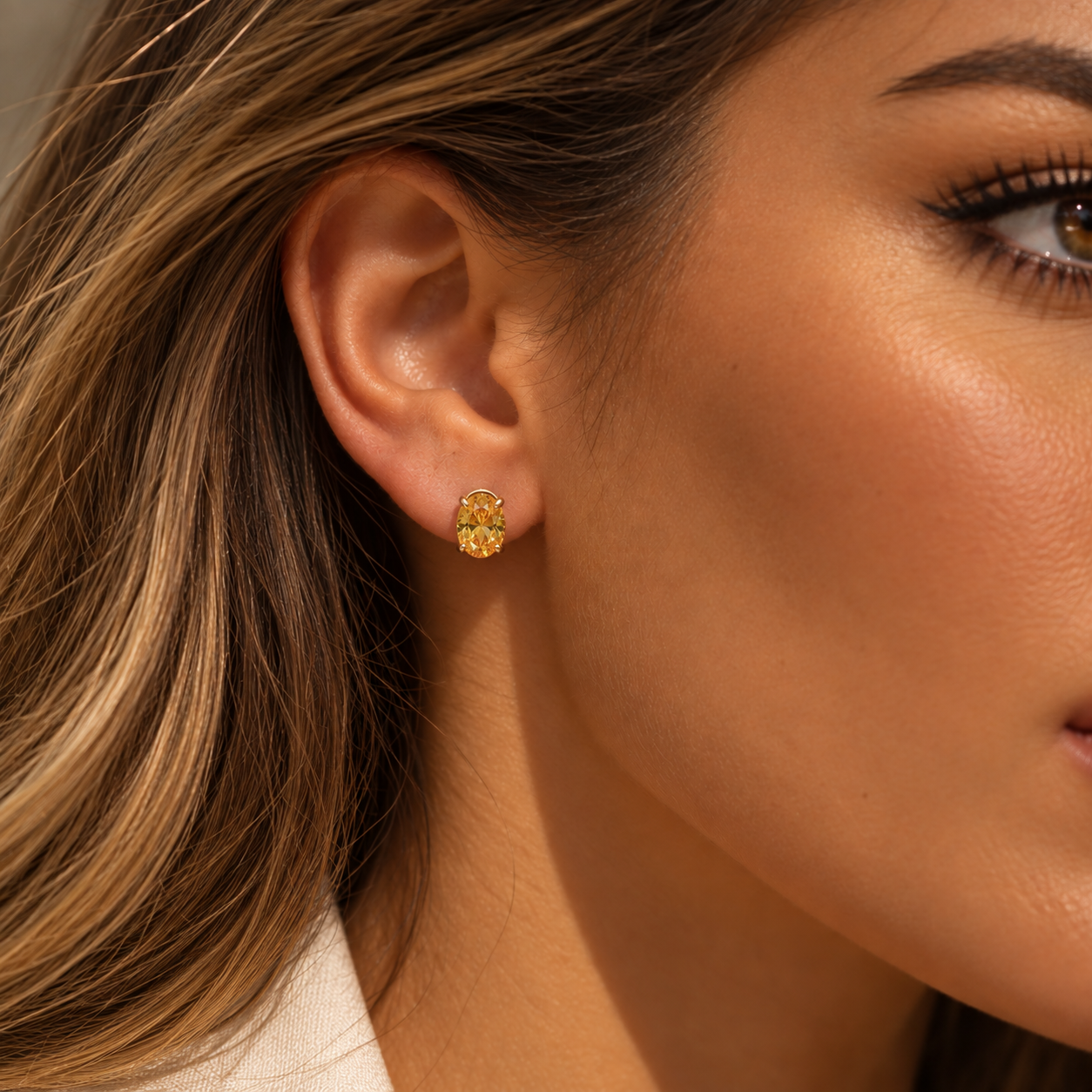Brinco Zircônia Oval Citrino em Aço Banhado a Ouro