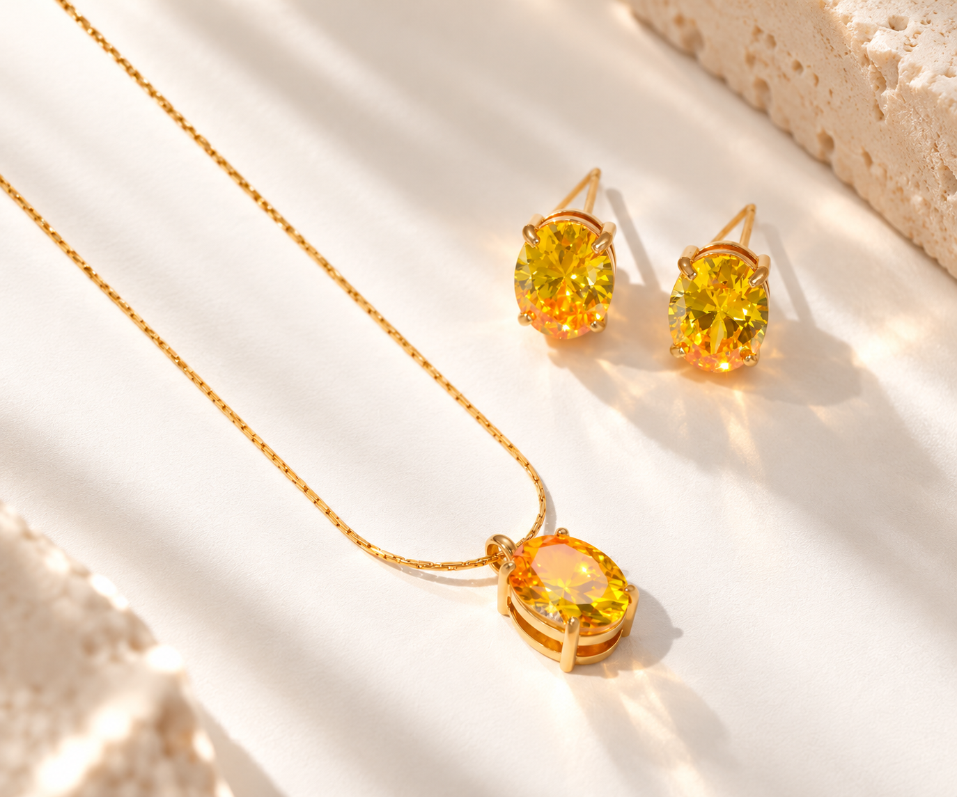 Colar Zircônia Oval Citrino em Aço Banhado a Ouro