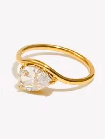 Anel Zircônia Gota Banhado a Ouro 18k