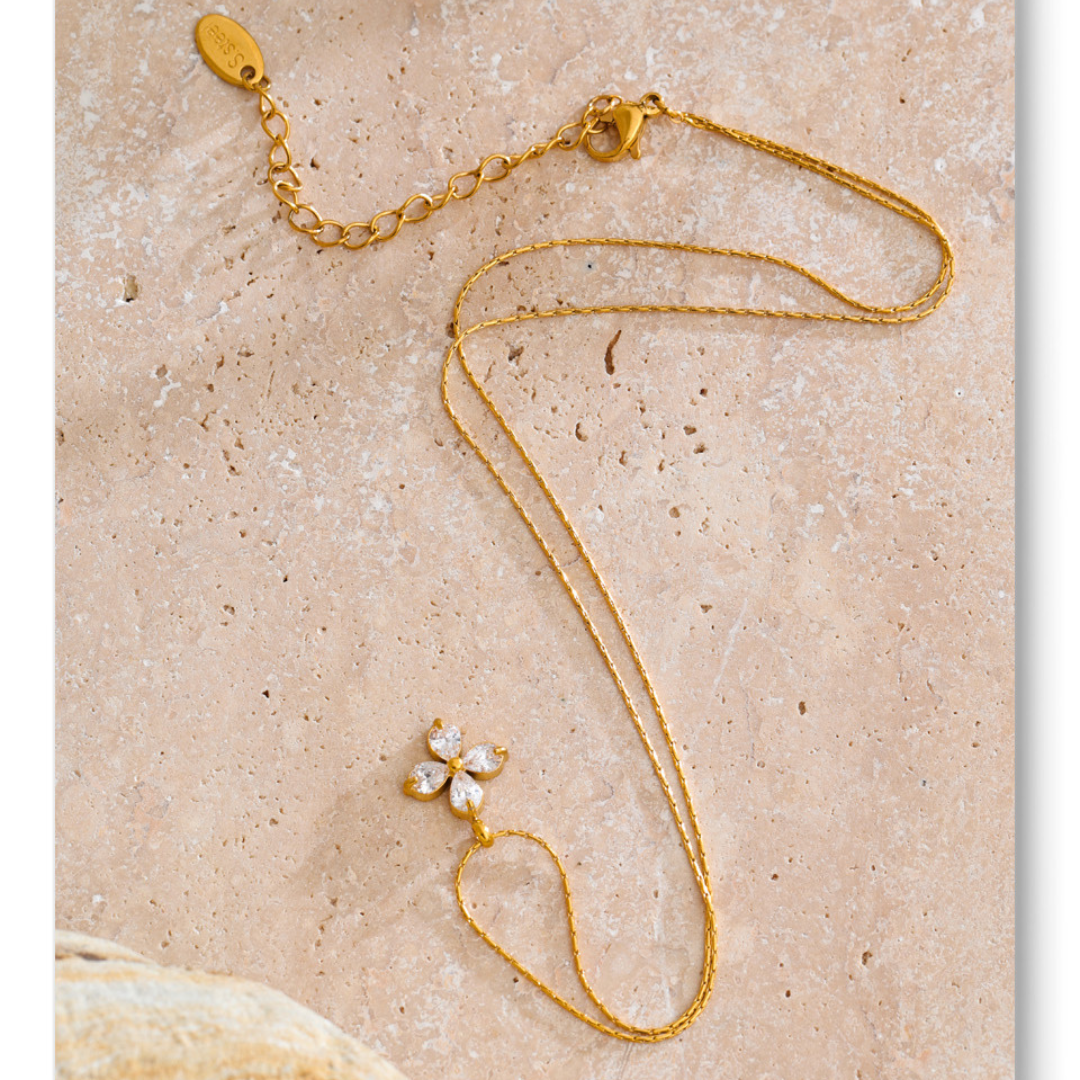 Colar Trevo em Flor Banhado a Ouro 18k