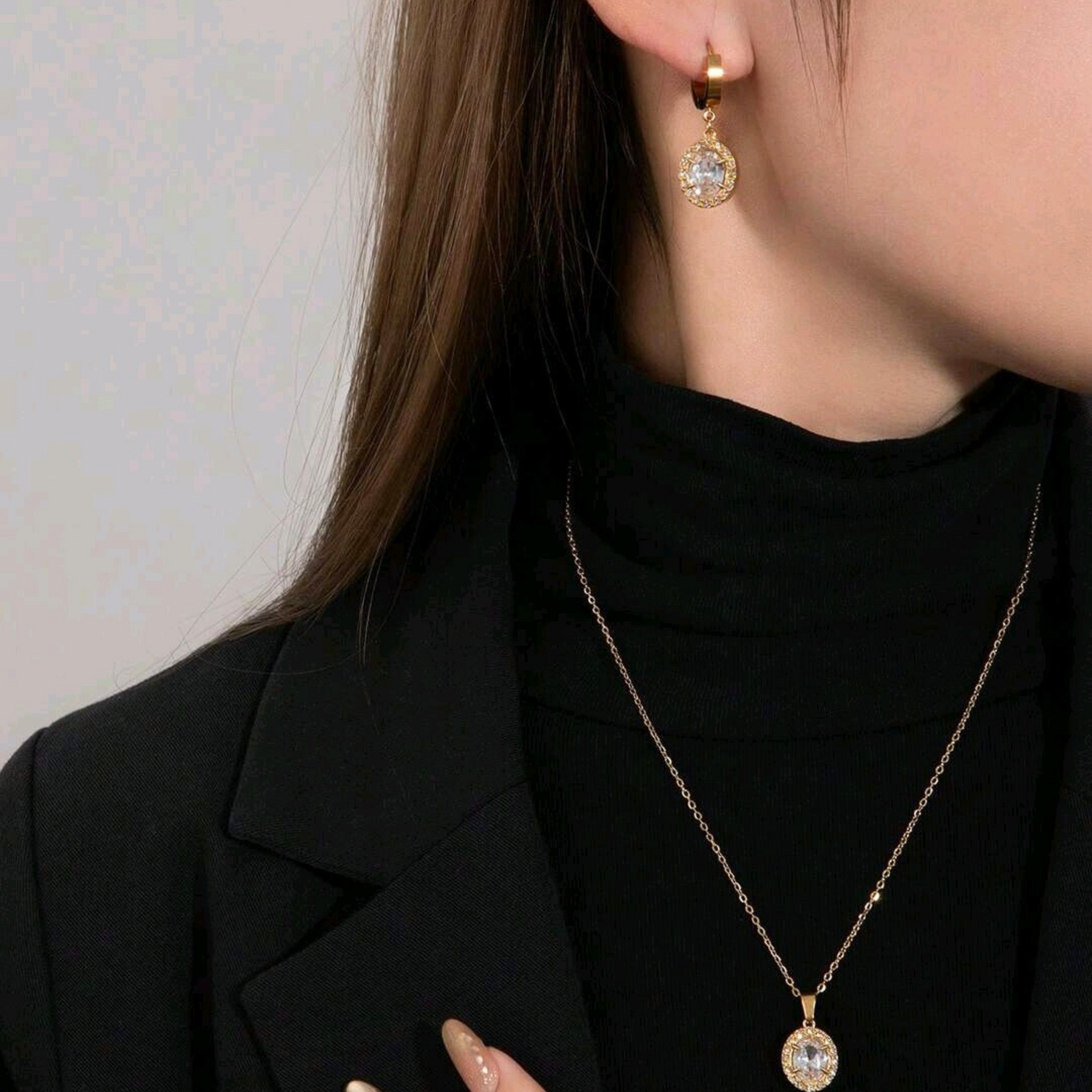 Brinco Argolinha Ponto de Luz Cravejado Banhado a Ouro 18k