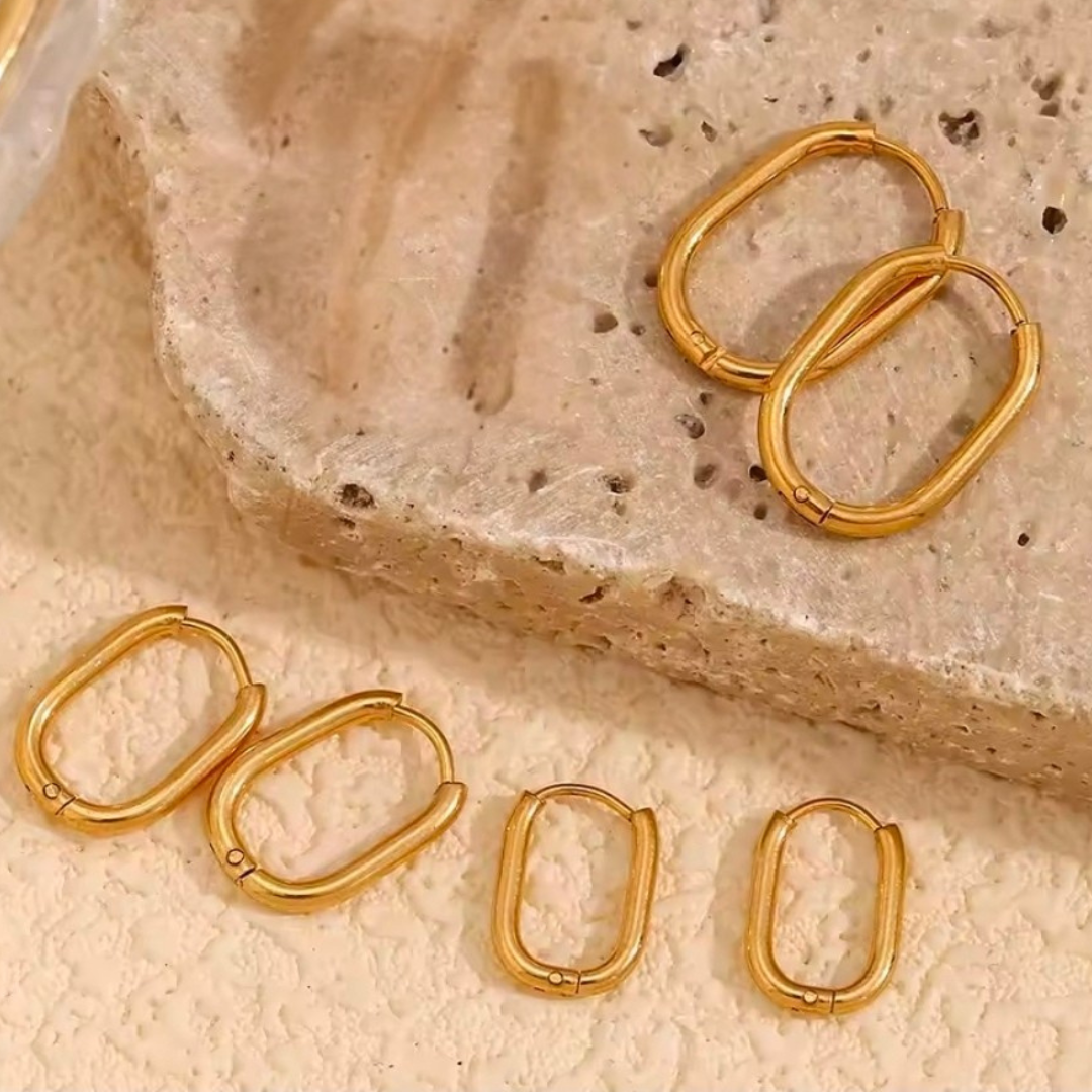 Brinco Argolinha Lisa Oval (G) Banhada a Ouro 18k