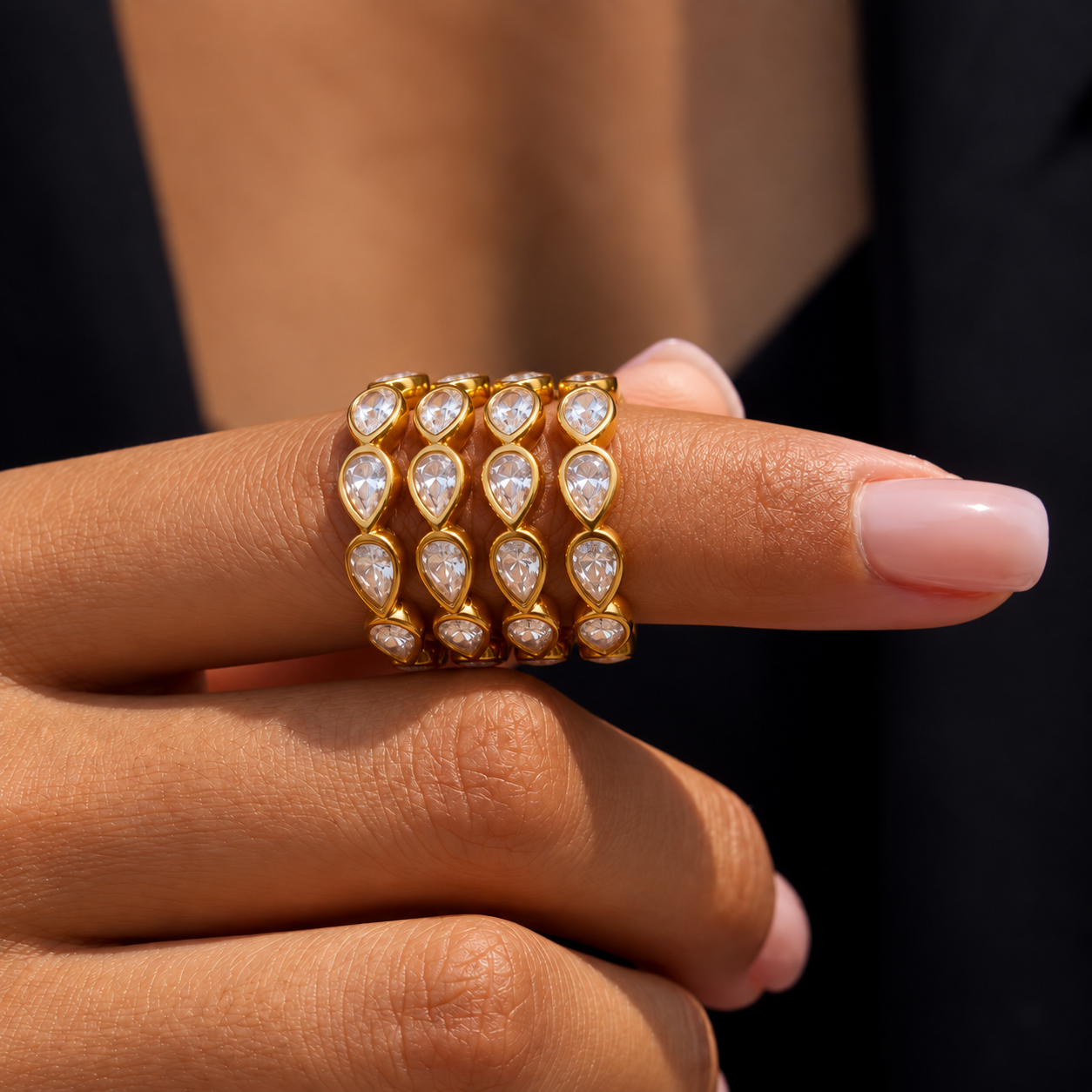 Anel Gotinhas de Zircônias em Aço Banhado a Ouro