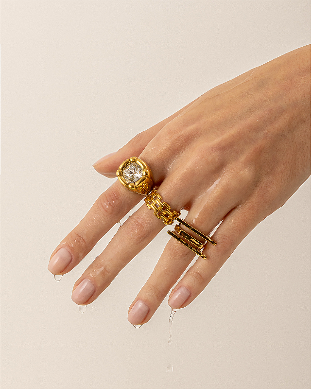 Anel Party Pedra Cristal Banhado a Ouro 18k