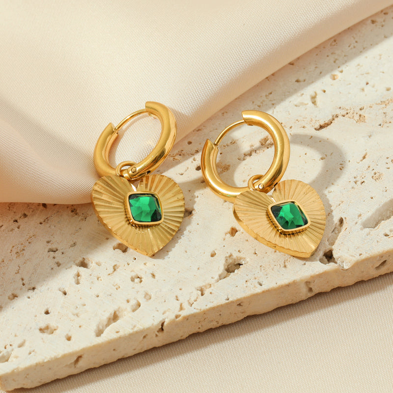 Brinco Coração Esmeralda Banhado a Ouro 18k