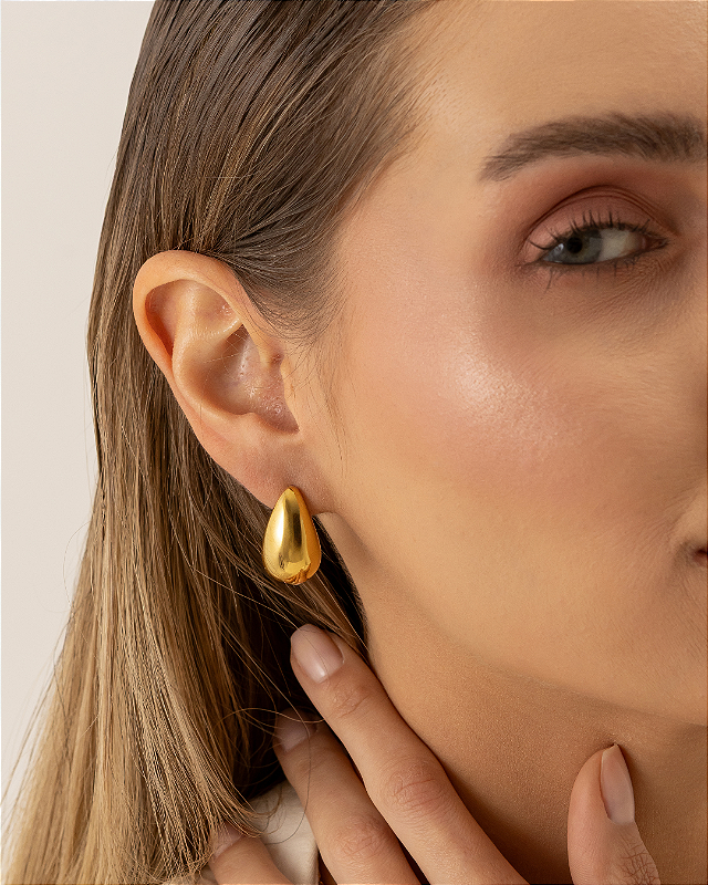 Brinco Gota Média Banhado a Ouro 18k