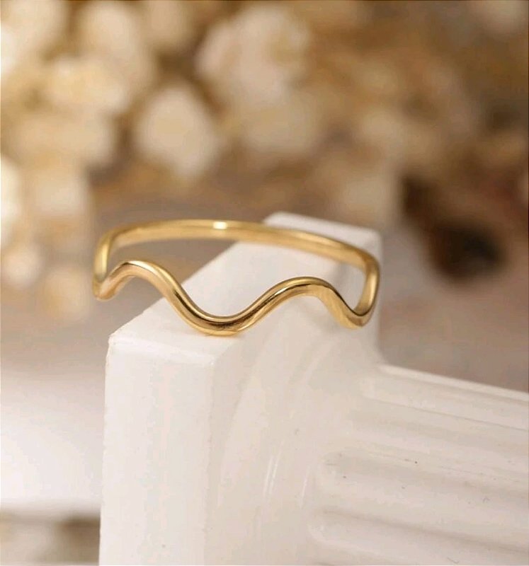 Anel Ondulado Banhado a Ouro 18k