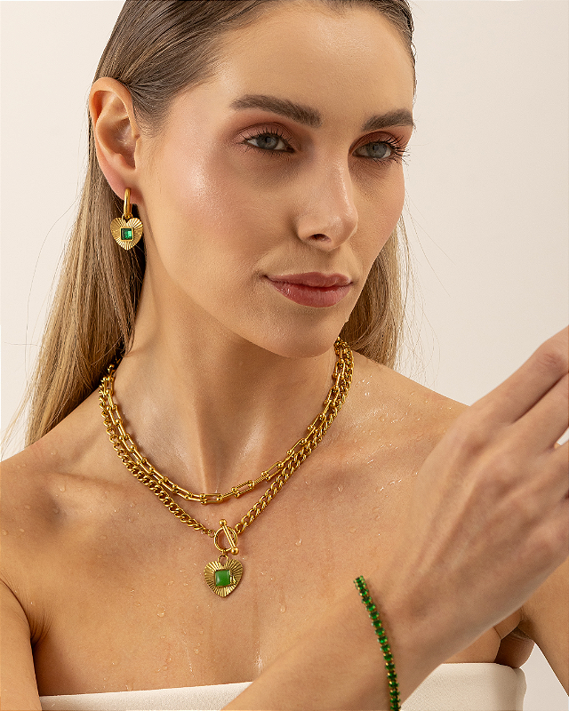 Brinco Coração Esmeralda Banhado a Ouro 18k