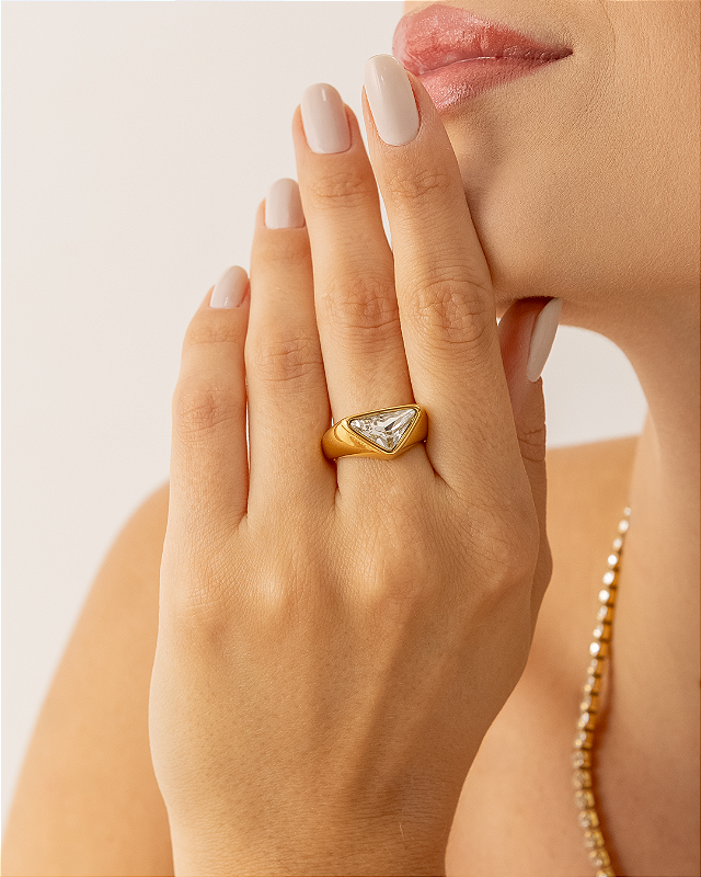 Anel Pedra Triangular Banhado a Ouro 18k