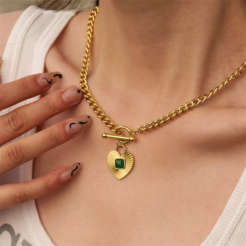 Colar Coração Esmeralda Banhado a Ouro 18k