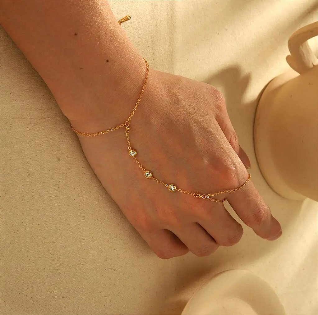Pulseira de Mão com Cristais Banhada a Ouro 18k