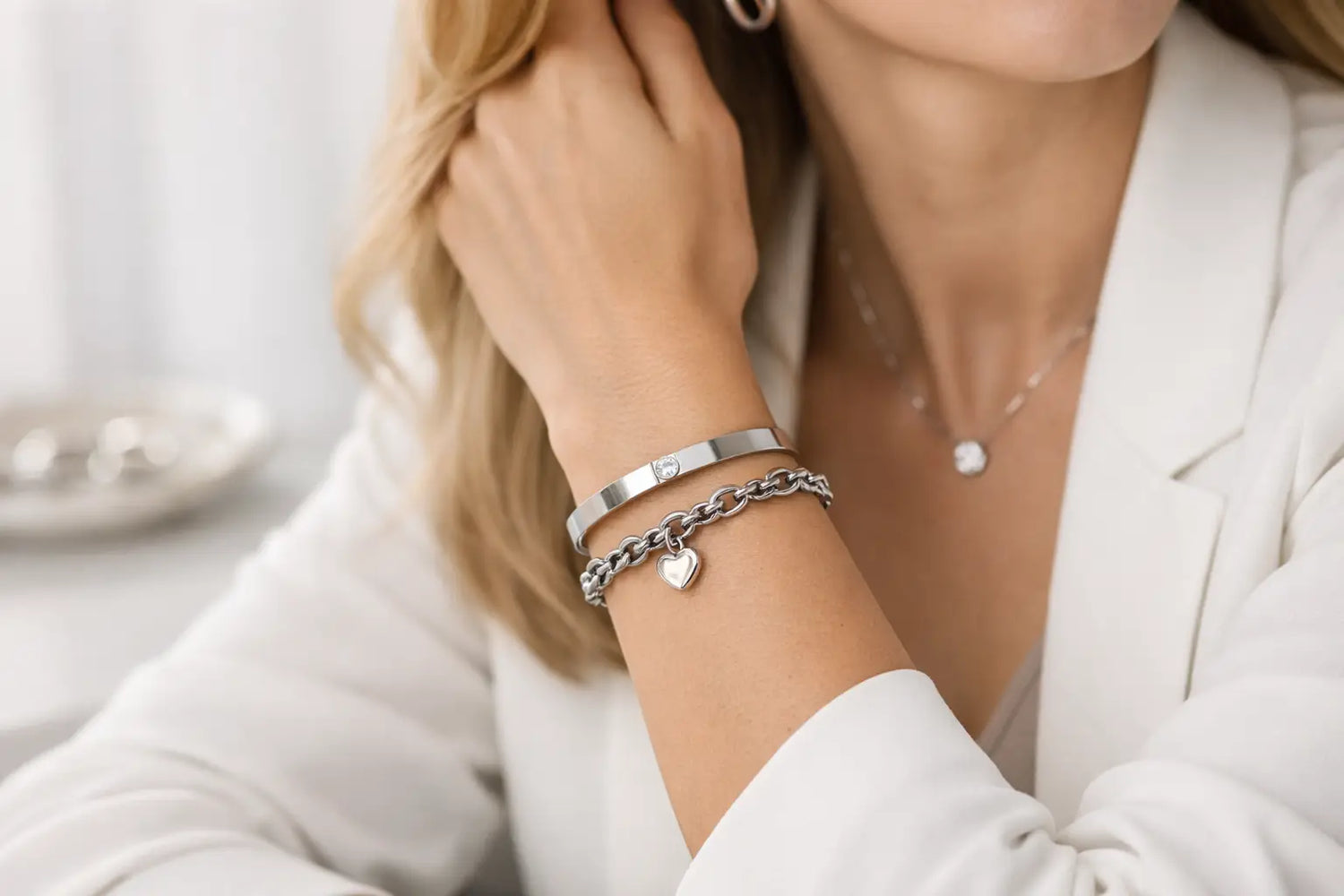 Bracelete feminino inoxidável vale a pena?