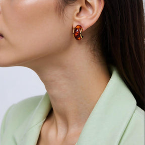 Brinco Resina Latte Banhado a Ouro 18k