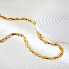 Colar Entrelaços Banhado a Ouro 18k