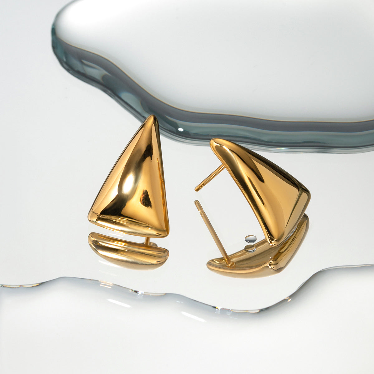 Brinco Triangular Banhado a ouro 18k