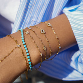 Pulseira Dupla Mini Corações Cravejados Banhada a Ouro 18k