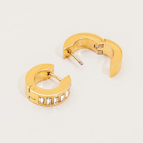 Brinco Argolinha Riviera Baguete Banhado a Ouro 18k