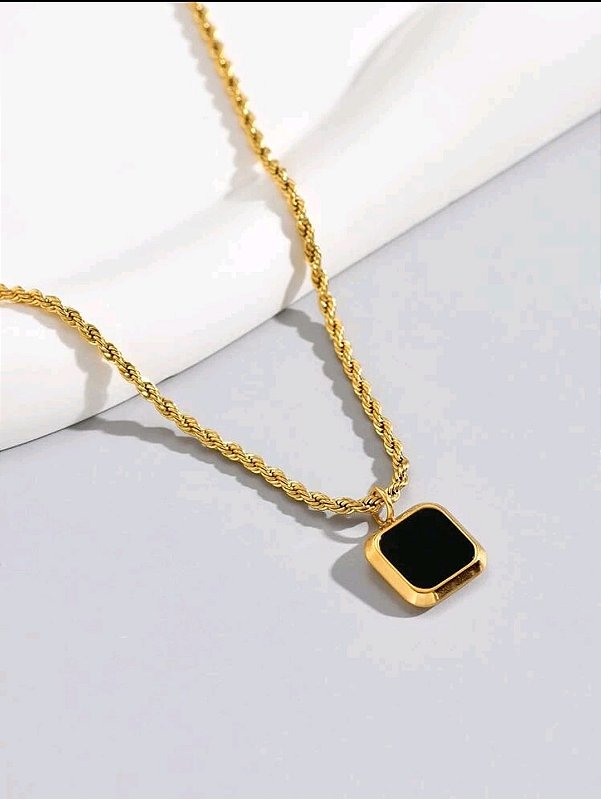 Colar Cordão Torcido com Pedra Preta Banhado a Ouro 18k