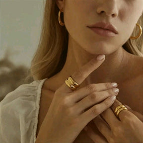 Anel Waves Banhado a Ouro 18k