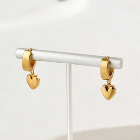 Brinco Argolinha Pendente de Coração Banhado a Ouro 18k