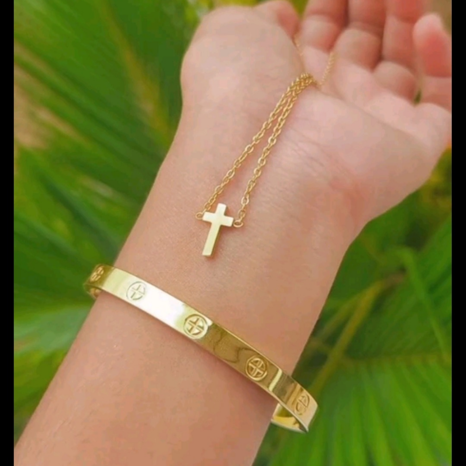 Bracelete Inspiração Banhado a Ouro 18k