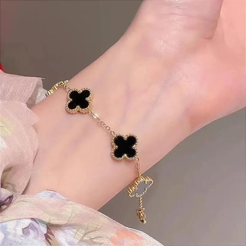 Pulseira Trevo Preto Banhada a Ouro 18k
