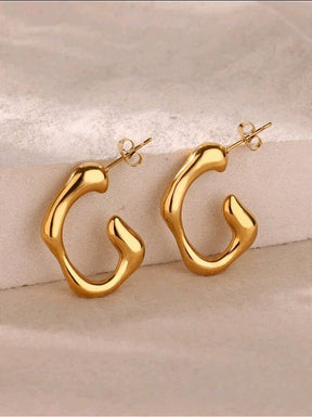 Brinco Argola Estilizada Banhado a Ouro 18k