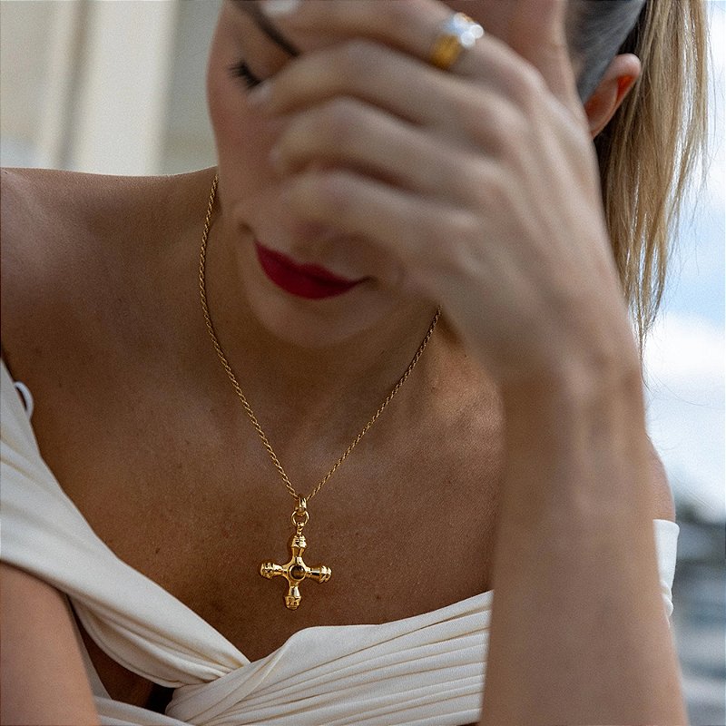 Colar Cruz Olho de Tigre Banhado a Ouro 18k