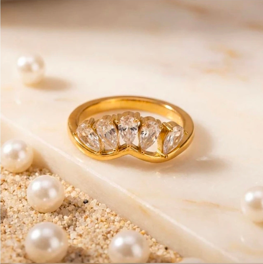 Anel Coroa de Zircônias em Aço Banhado a Ouro
