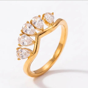 Anel Coroa de Zircônias em Aço Banhado a Ouro