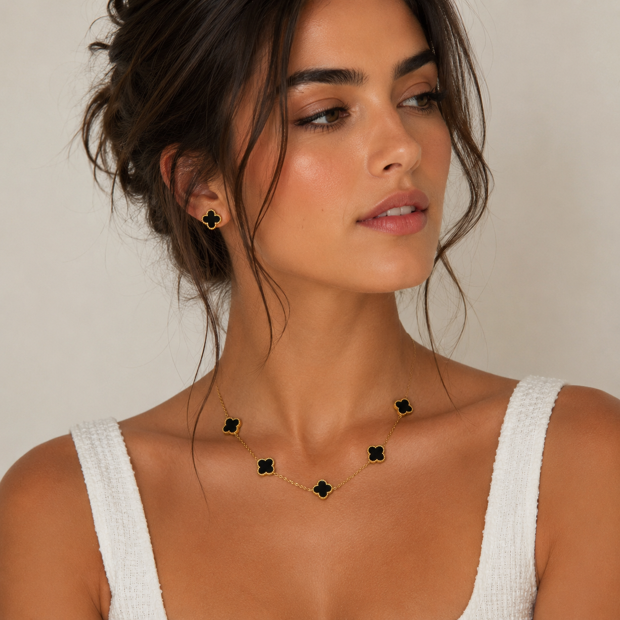 Colar Trevos Pretos Banhado a Ouro 18k