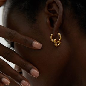 Brinco Argolinha com Coração Removível Banhado a Ouro 18k