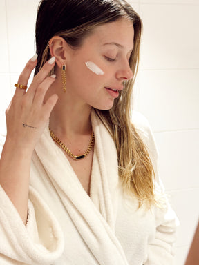 Colar Correntaria com Pedra Ônix Banhado a Ouro 18k