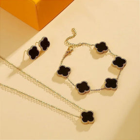 Pulseira Trevo Preto Banhada a Ouro 18k