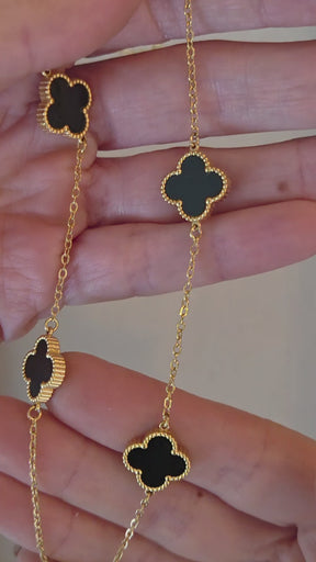 Colar Trevos Pretos em Aço Banhado a Ouro