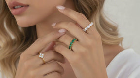 Anel Riviera Esmeralda Banhado a Ouro 18k