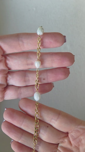 Pulseira Corrente com Pérolas em Aço Banhado a Ouro