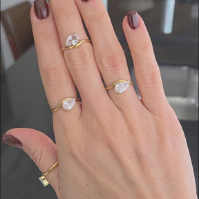 Anel Zircônia Gota Banhado a Ouro 18k