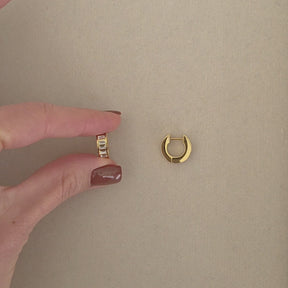 Brinco Argolinha Riviera Baguete Banhado a Ouro 18k
