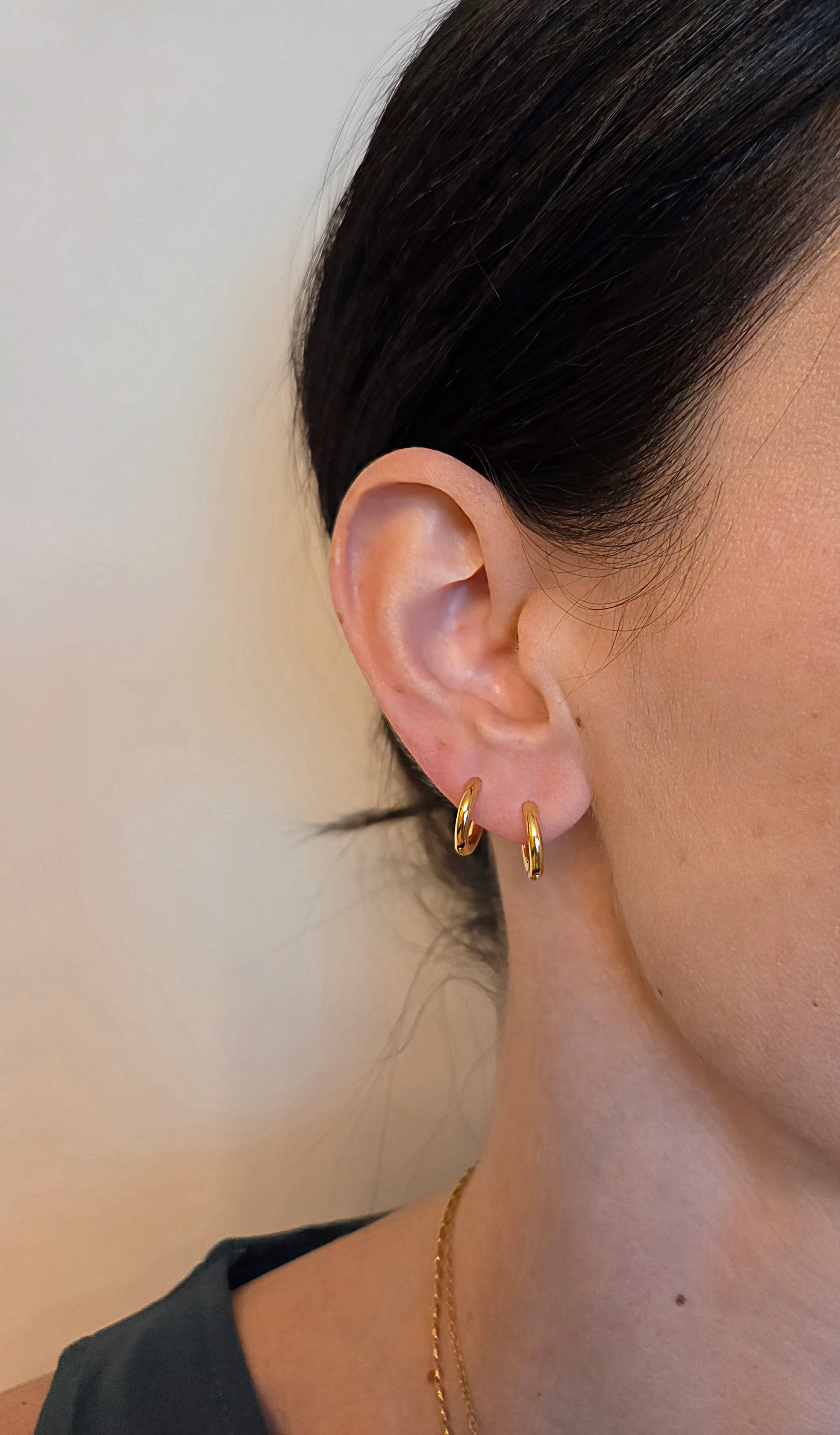 Brinco Argolinha Lisa P (1cm) Banhado a Ouro 18k